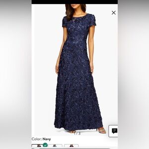NWT Alex Evenings Woman’s Long Rosette Lace Cap Sleeve Gown Navy 12P